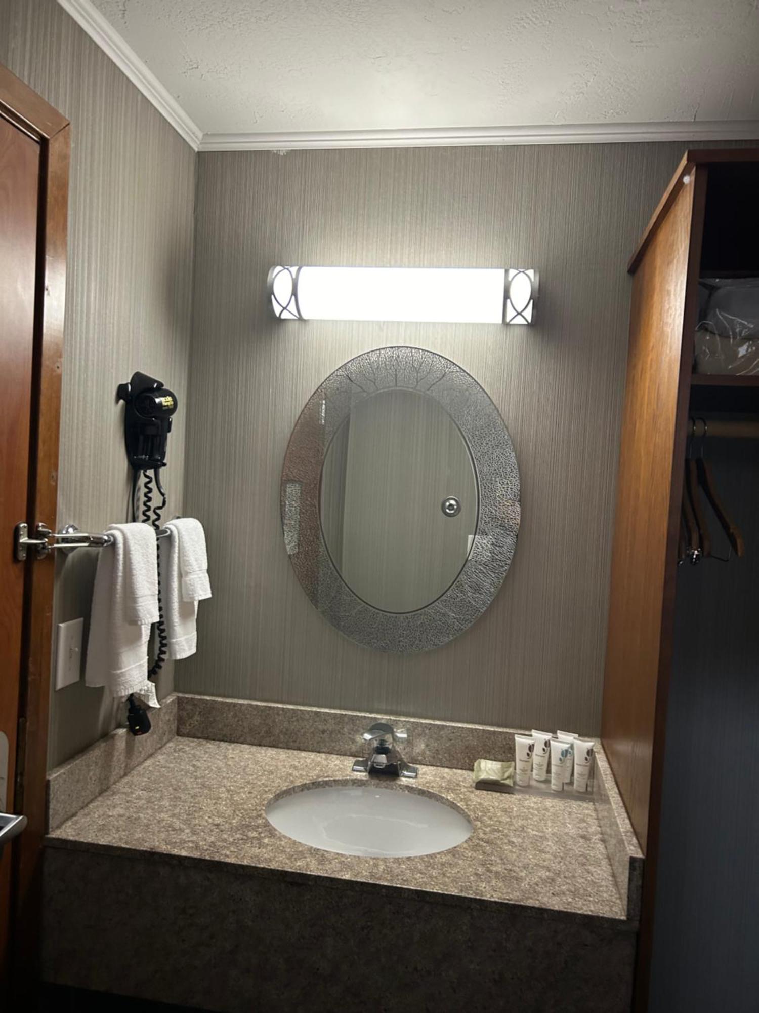 Country Inn & Suites By Radisson, Delta Park North פורטלנד מראה חיצוני תמונה
